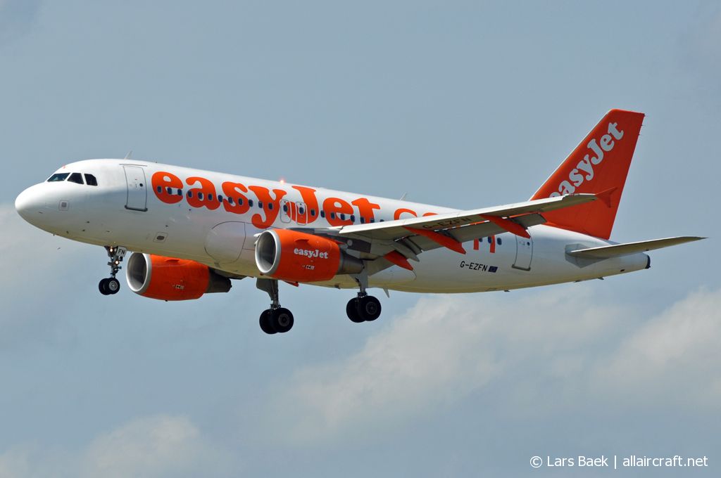 G-EZFN (4076) 2009 Airbus A319-111
