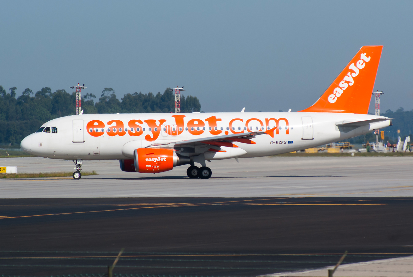 G-EZFS (4129) 2009 Airbus A319-111