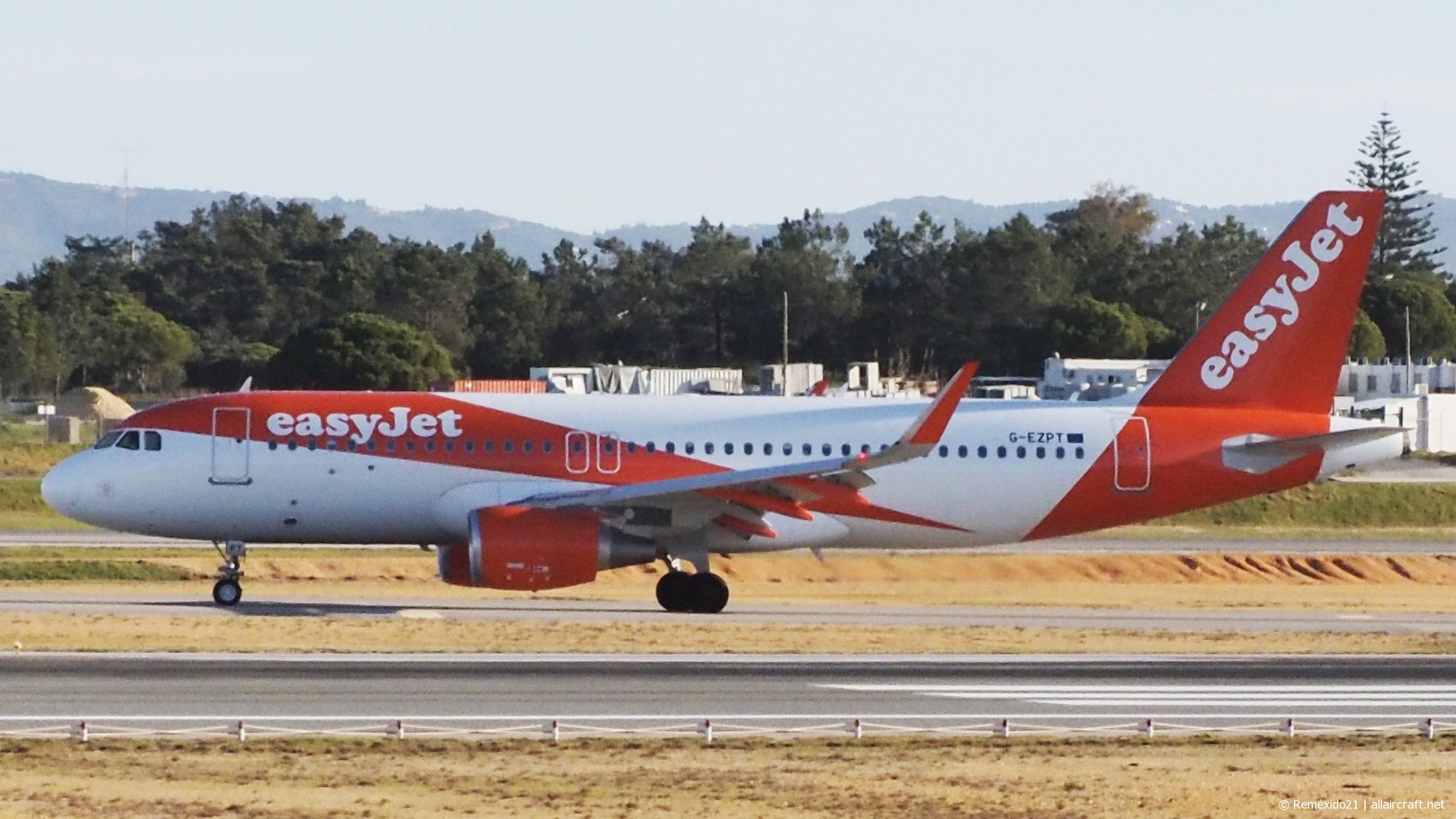 G-EZPT (7460) 2016 Airbus A320-214(WL)