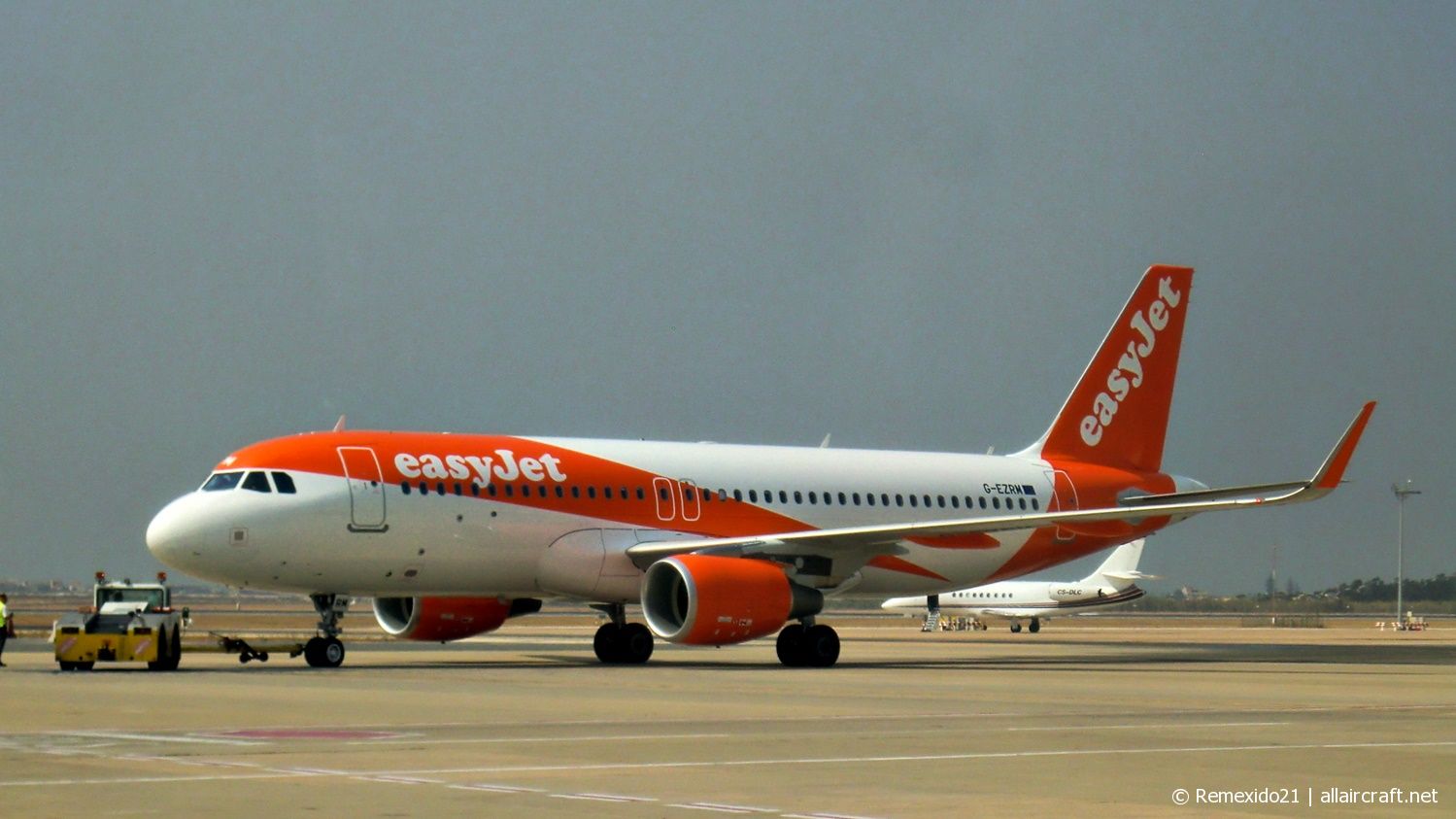 G-EZRM (7785) 2017 Airbus A320-214(WL)