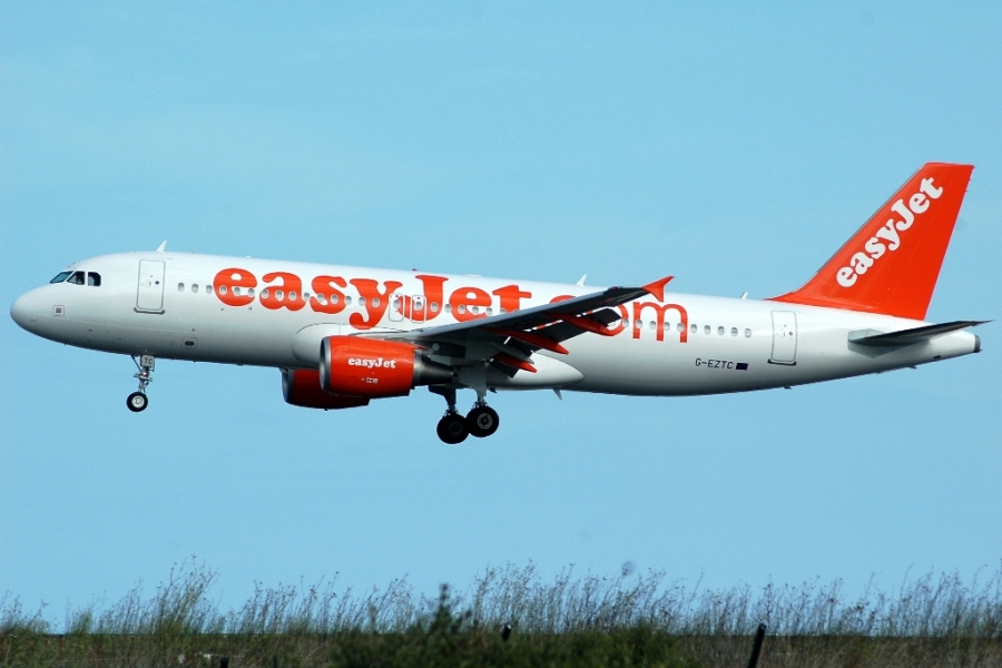 G-EZTC (3871) 2009 Airbus A320-214