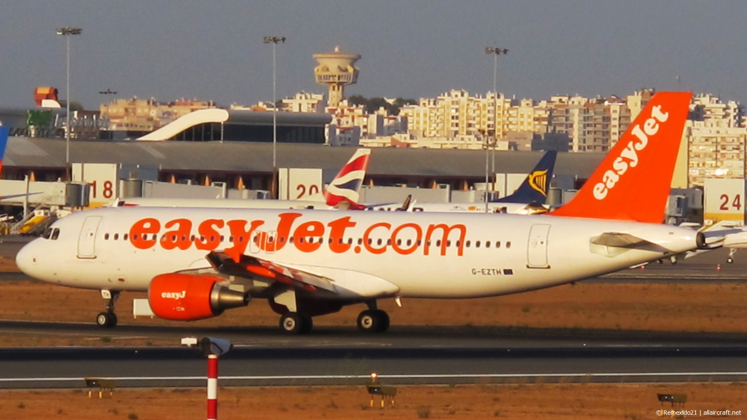 G-EZTH (3953) 2009 Airbus A320-214