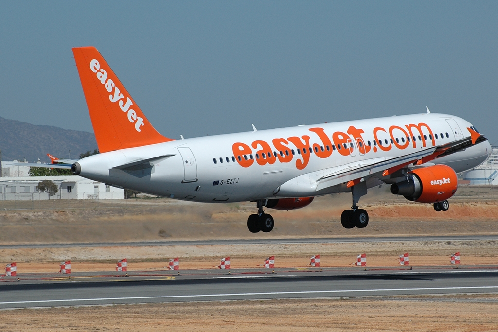 G-EZTJ (3979) 2009 Airbus A320-214