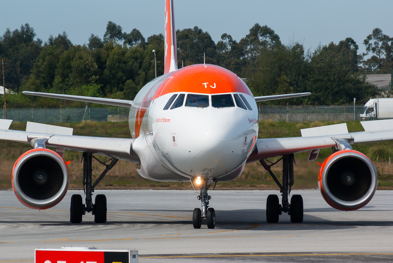G-EZTJ (3979) 2009 Airbus A320-214