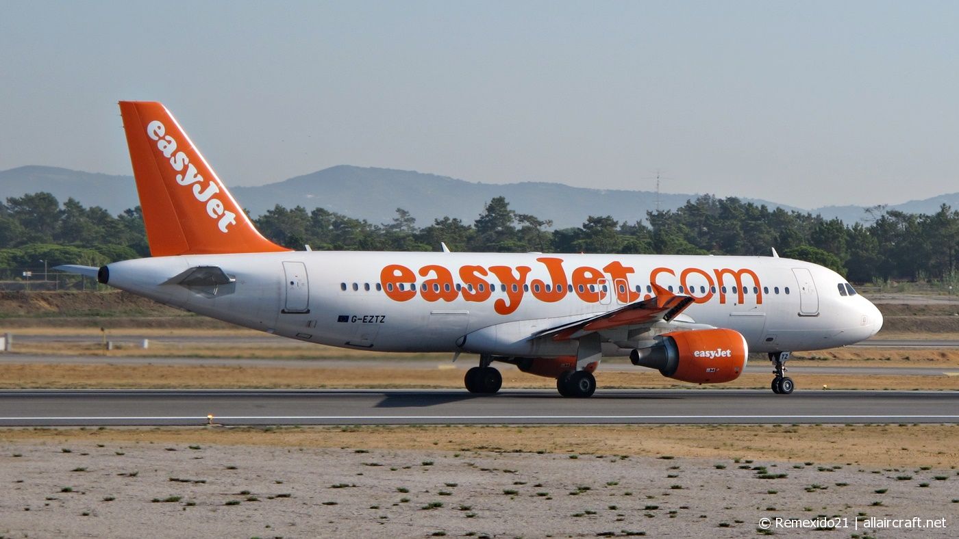G-EZTZ (4556) 2010 Airbus A320-214