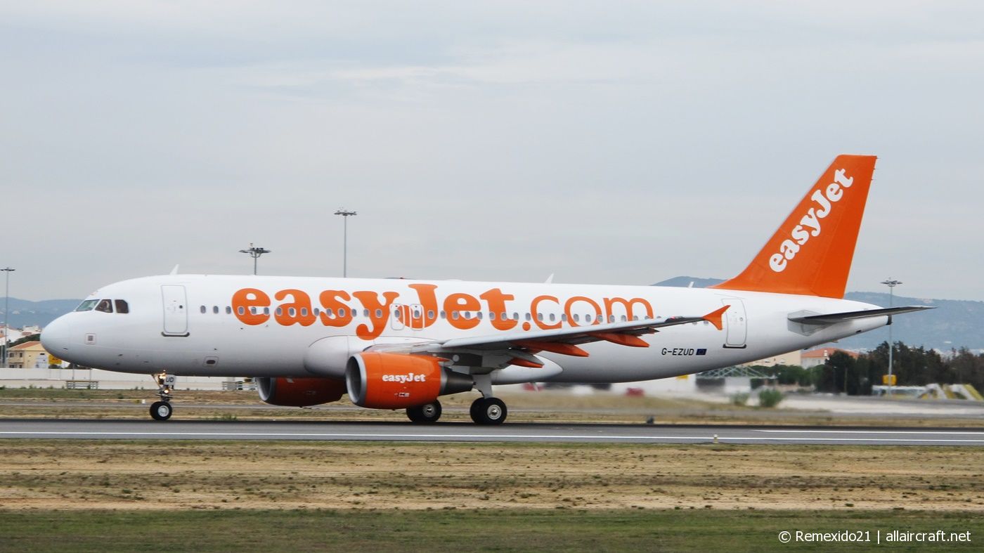 G-EZUD (4636) 2011 Airbus A320-214