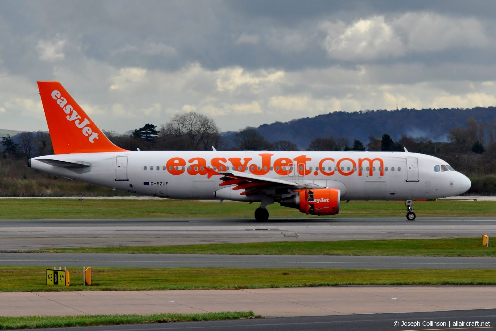 G-EZUF (4676) 2011 Airbus A320-214