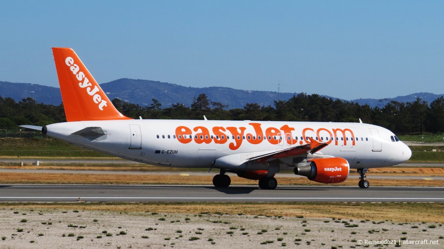 G-EZUH (4708) 2011 Airbus A320-214