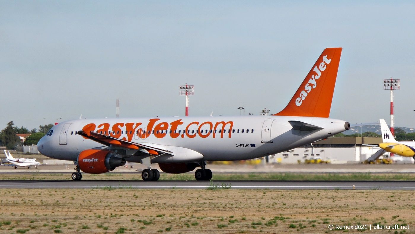 G-EZUK (4749) 2011 Airbus A320-214
