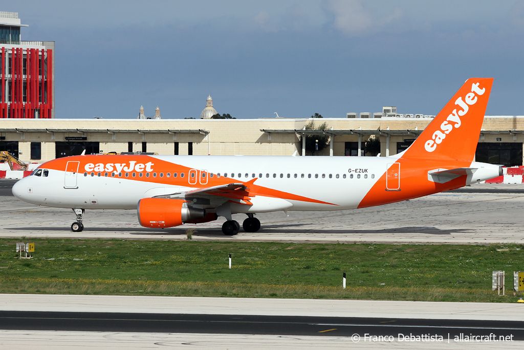 G-EZUK (4749) 2011 Airbus A320-214