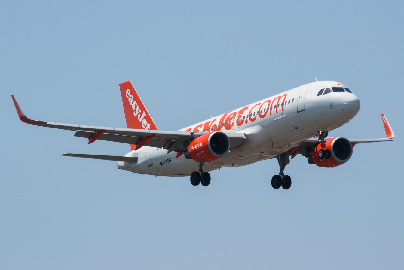 G-EZWH (5542) 2013 Airbus A320-214(WL)
