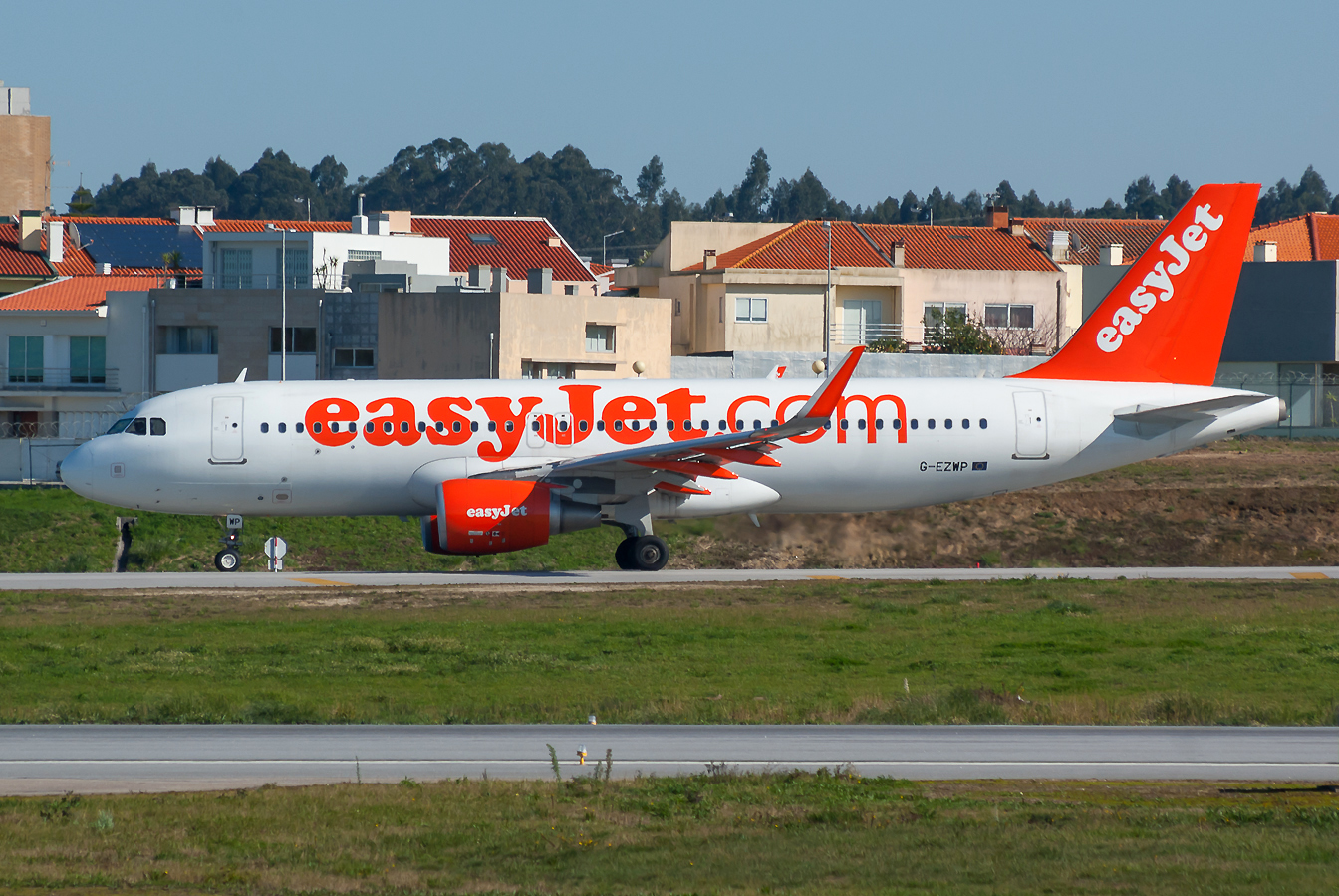 G-EZWP (5927) 2014 Airbus A320-214(WL)