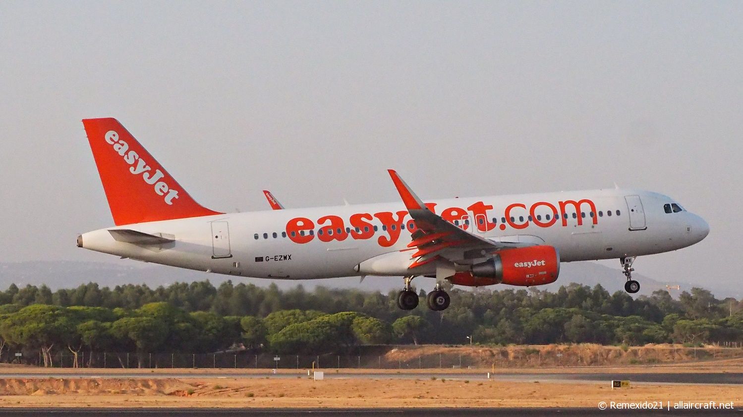 G-EZWX (6192) 2014 Airbus A320-214(WL)