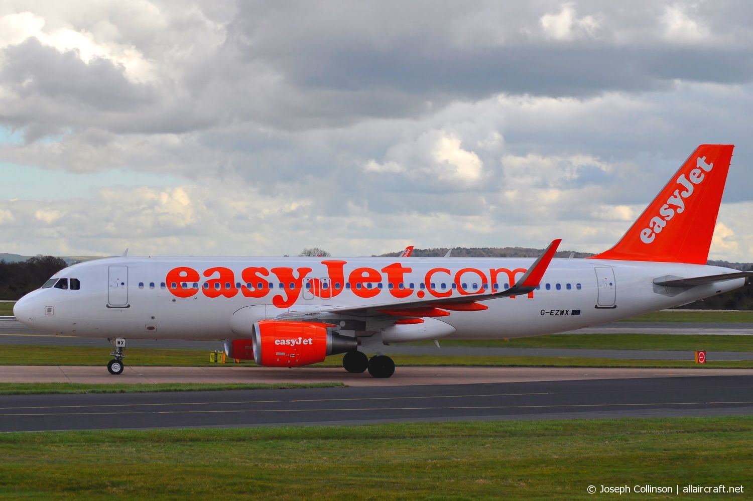 G-EZWX (6192) 2014 Airbus A320-214(WL)