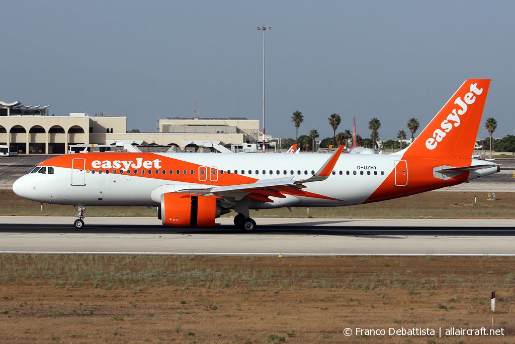 G-UZHY (8920) 2019 Airbus A320-251N