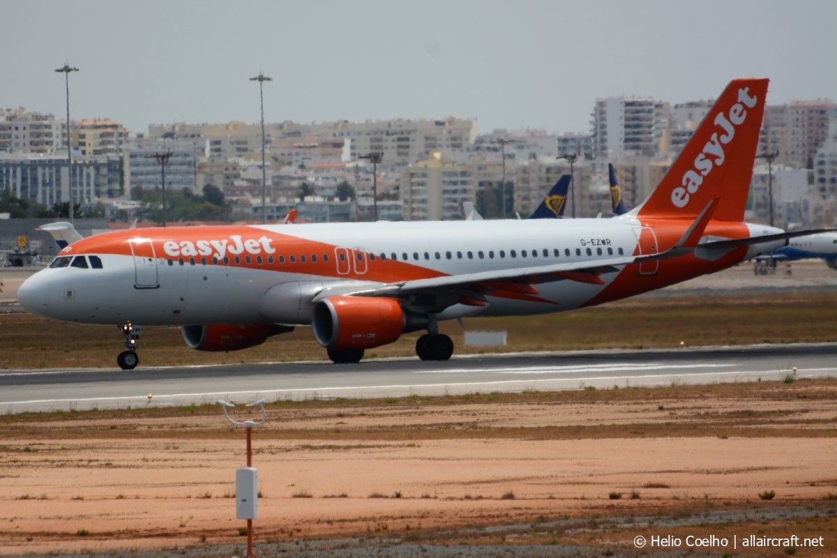 G-EZWR (5981) 2014 Airbus A320-214(WL)