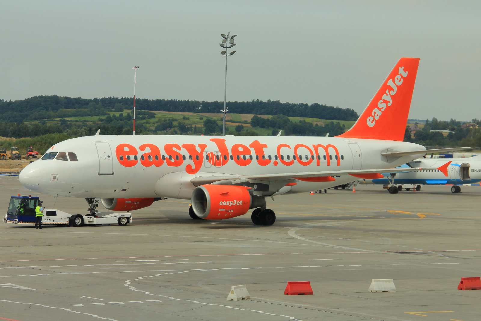 G-EZBK (3041) 2007 Airbus A319-111