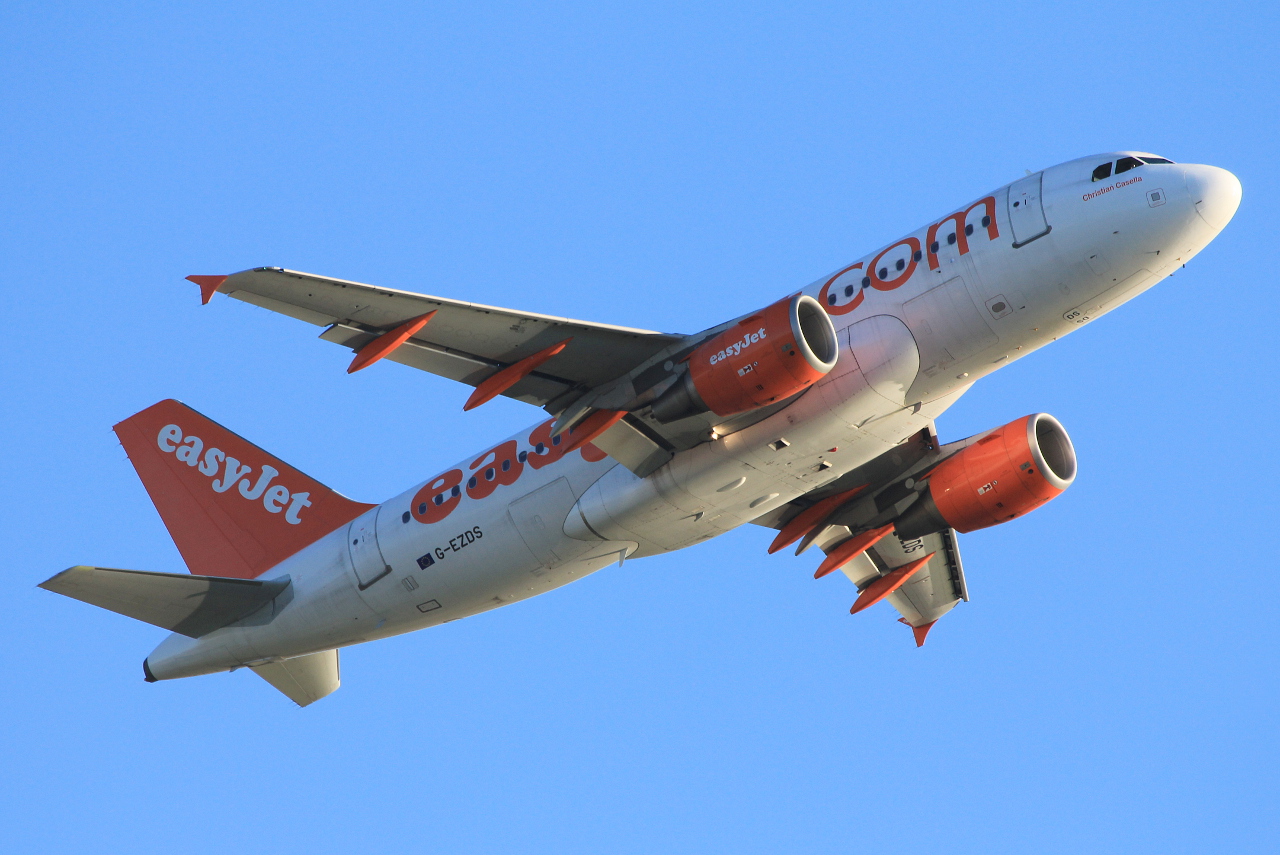 G-EZDS (3702) 2008 Airbus A319-111