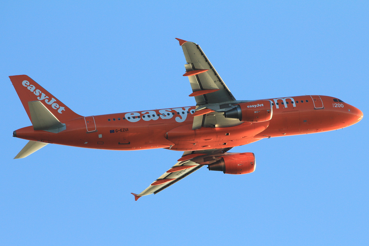 G-EZUI (4721) 2011 Airbus A320-214