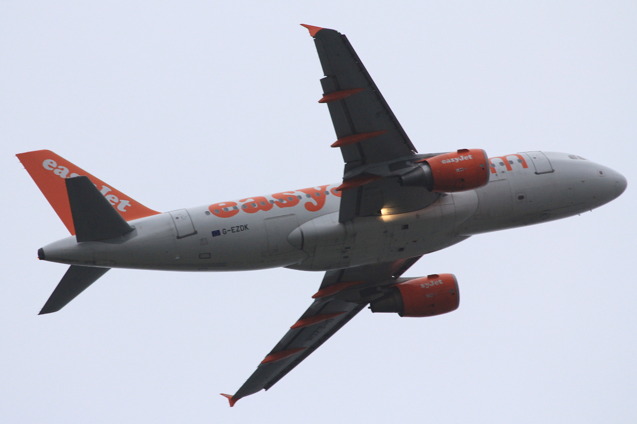 G-EZDK (3555) 2008 Airbus A319-111