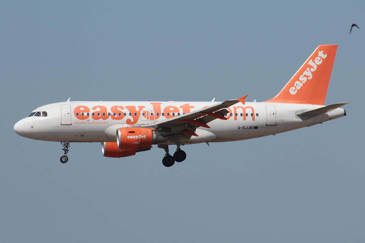 G-EJJB, (cn 2380), Airbus A319-111