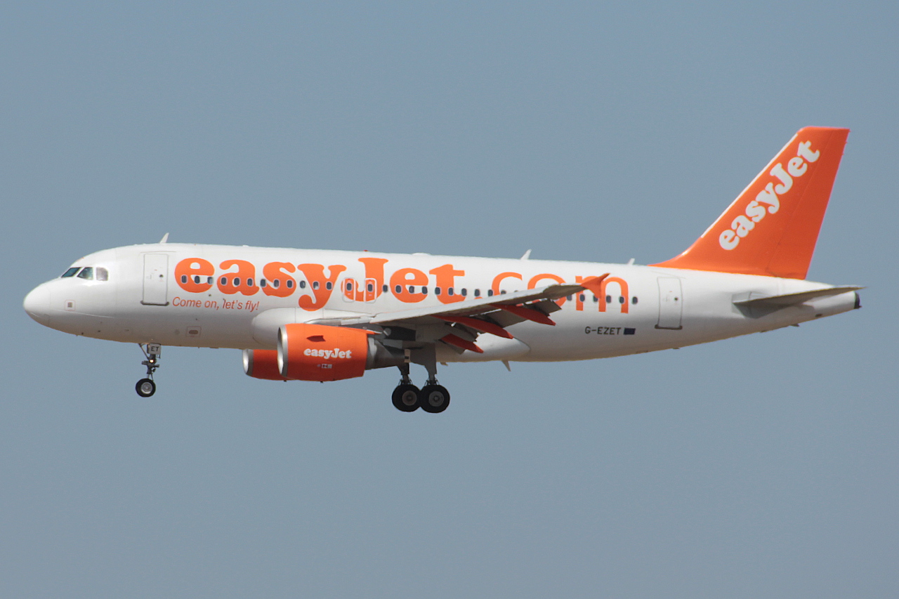 G-EZET (2271) 2004 Airbus A319-11