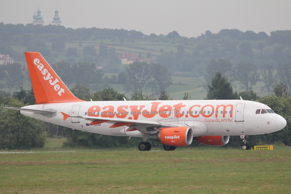 G-EZIU (2548) 2005 Airbus A319-111