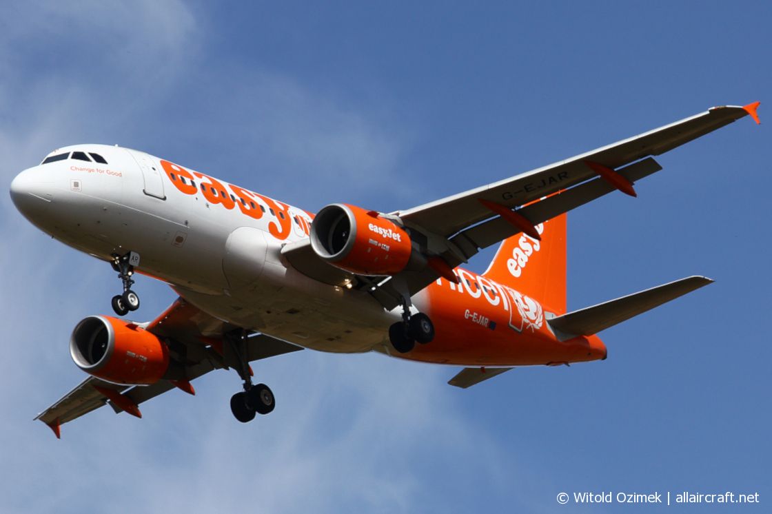 G-EJAR (2412) 2005 Airbus A319-111