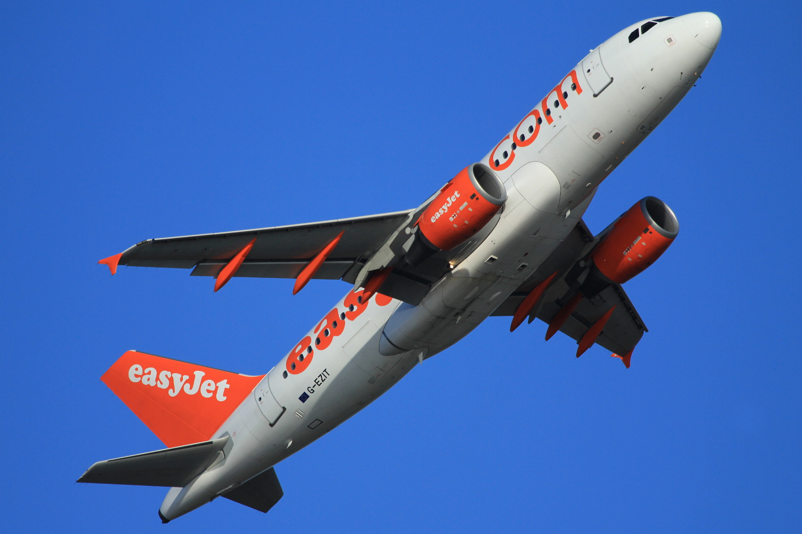 G-EZIT (2538) 2005 Airbus A319-111
