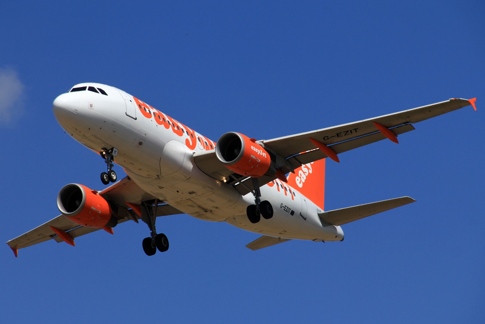 G-EZIT (2538) 2005 Airbus A319-111