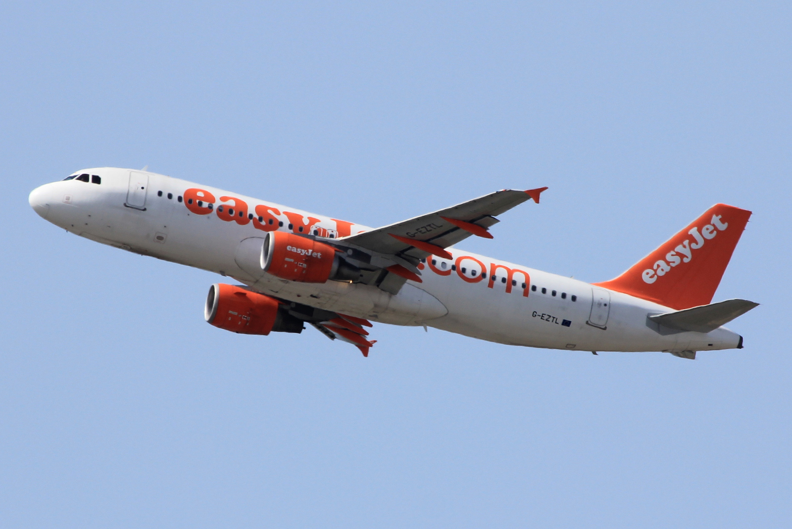 G-EZTL (4012) 2009 Airbus A320-214