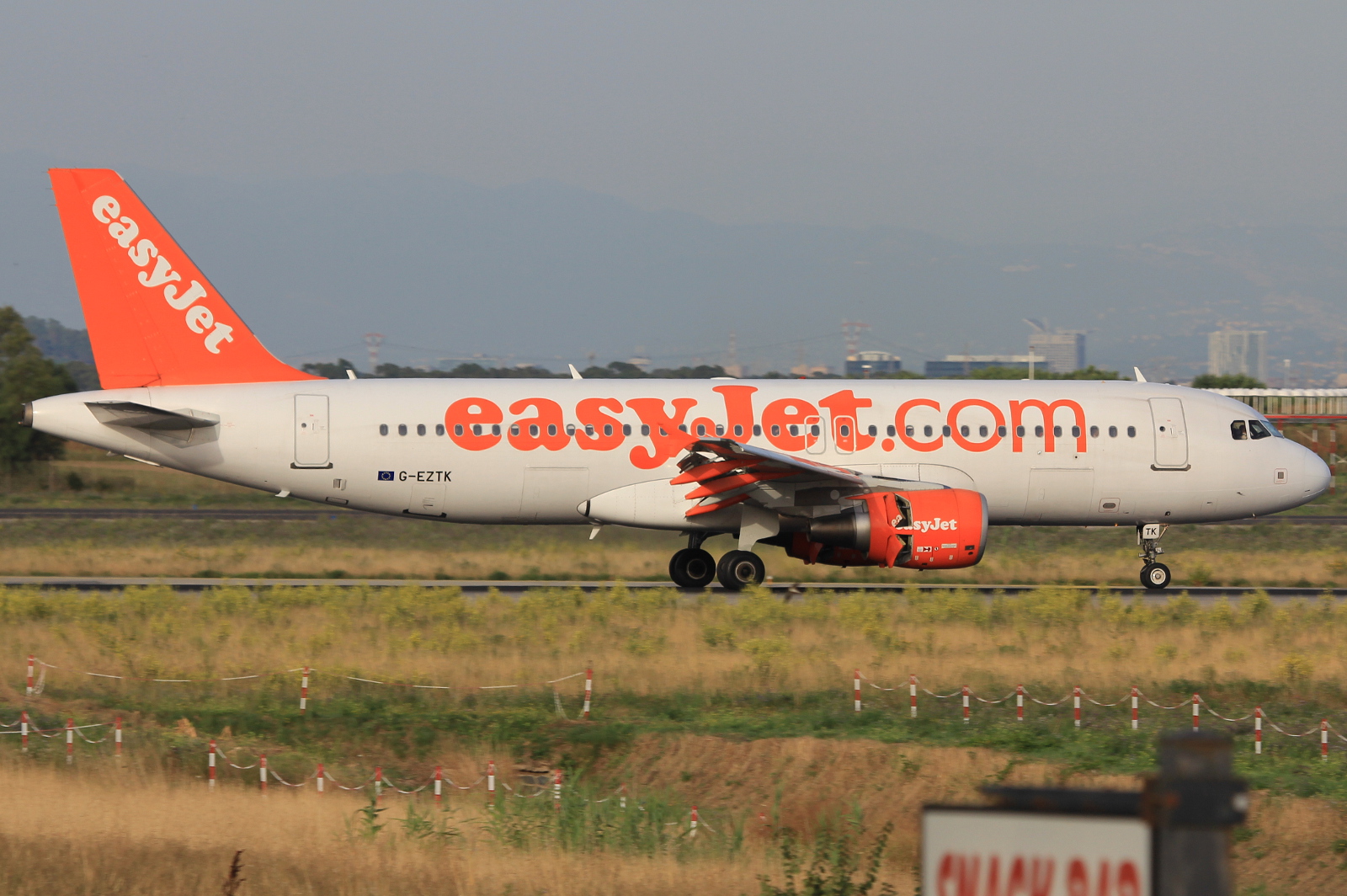 G-EZTK (3991) 2009 Airbus A320-214