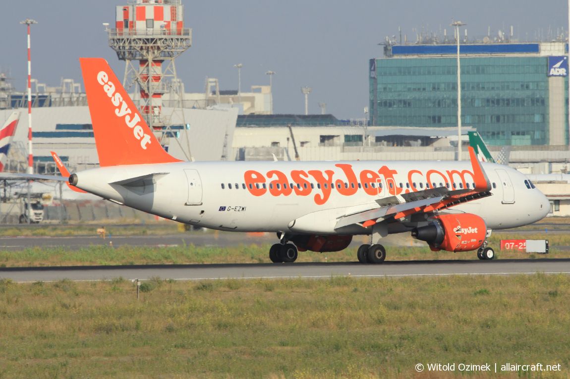 G-EZWI (5592) 2013 Airbus A320-214 WL