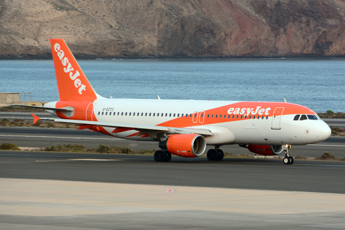 G-EZTZ (4556) 2010 Airbus A320-214