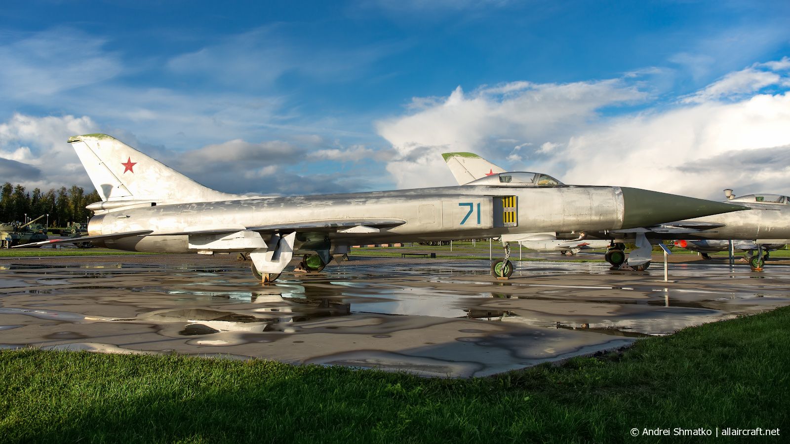 71 (38018370532) Sukhoi Su-15T
