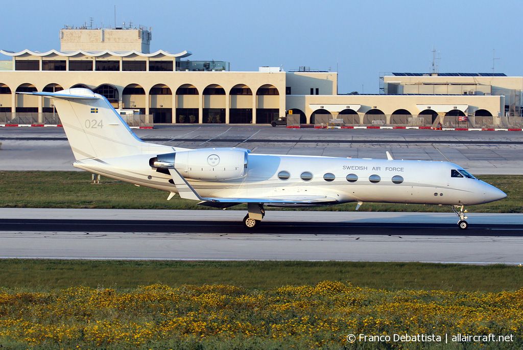 102004 (1274) 1996 Gulfstream Aerospace G-IV