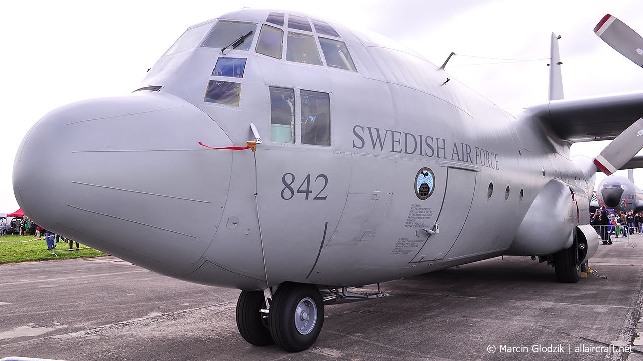 842 (382-4332) Lockheed C-130H-30 Hercules