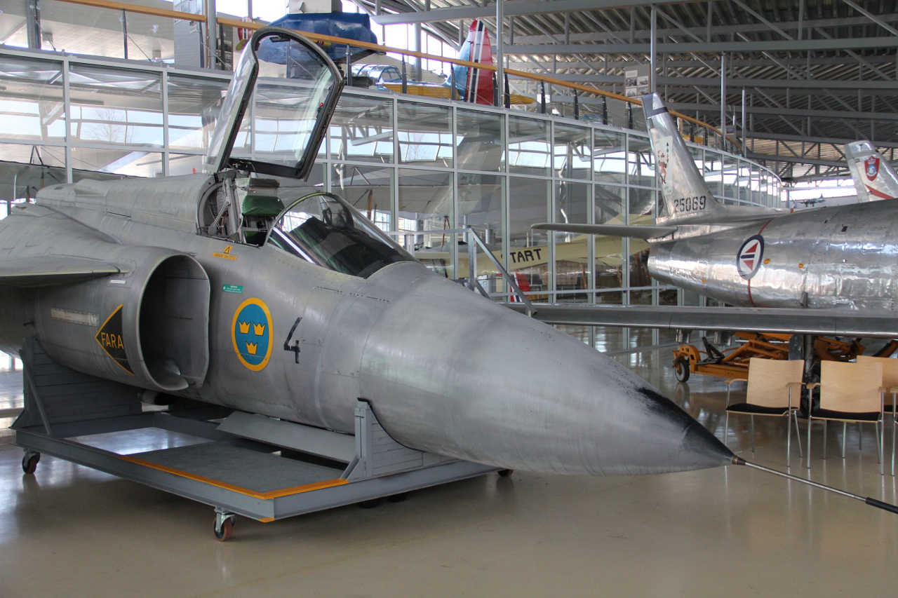 37393 SAAB JA 37 Viggen