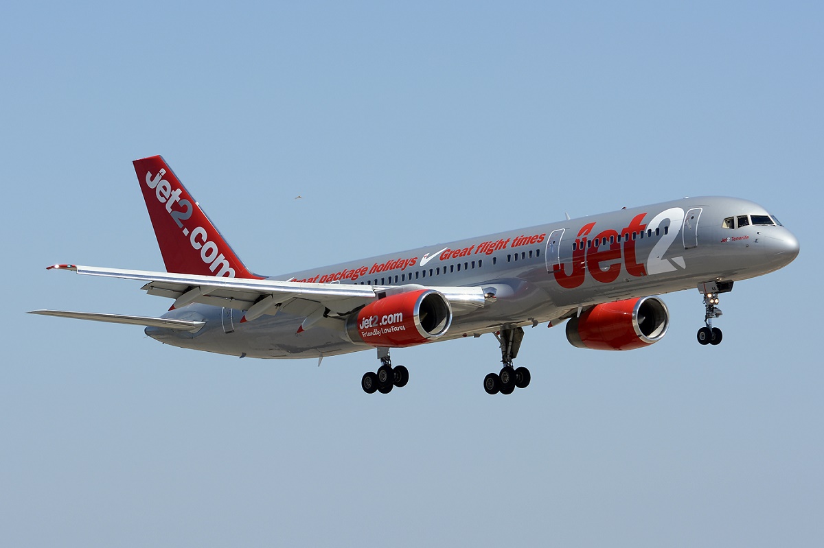G-LSAA (24122) 1988 Boeing 757-236