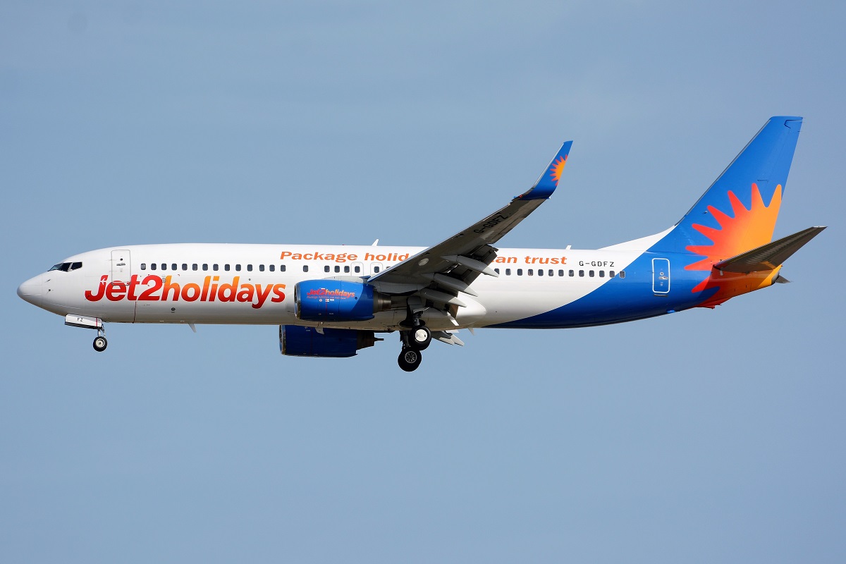 G-GDFZ (30276) 2001 Boeing 737-86Q(WL)