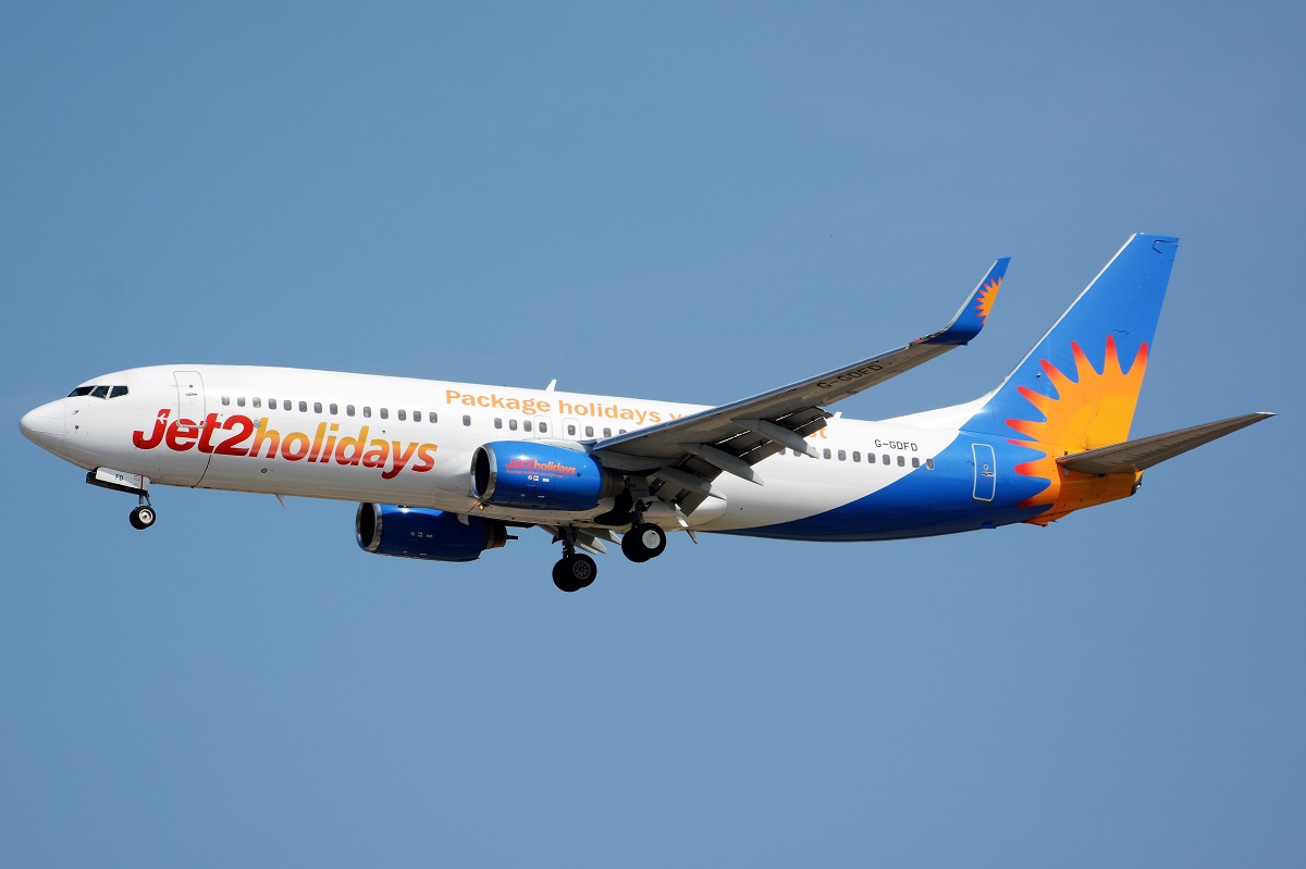 G-GDFD (27982) 1997 Boeing 737-8K5(WL)