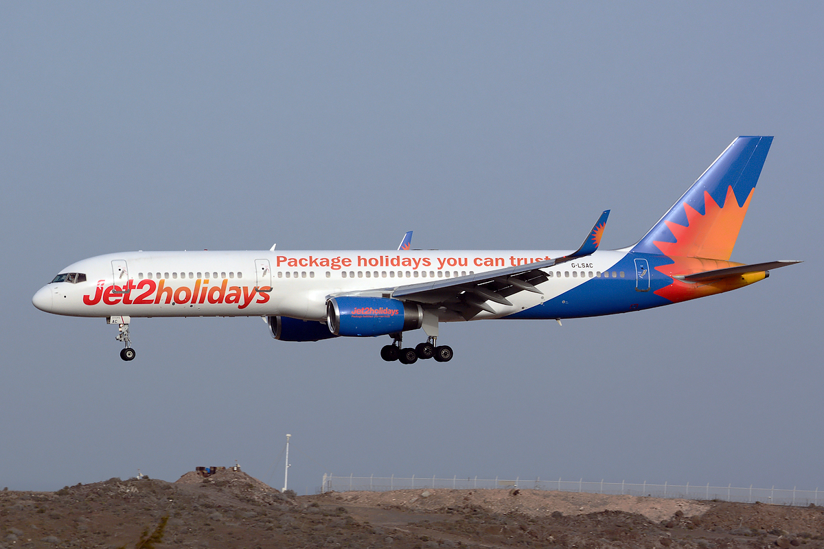 G-LSAC (25488) 1992 Boeing 757-23A(WL)