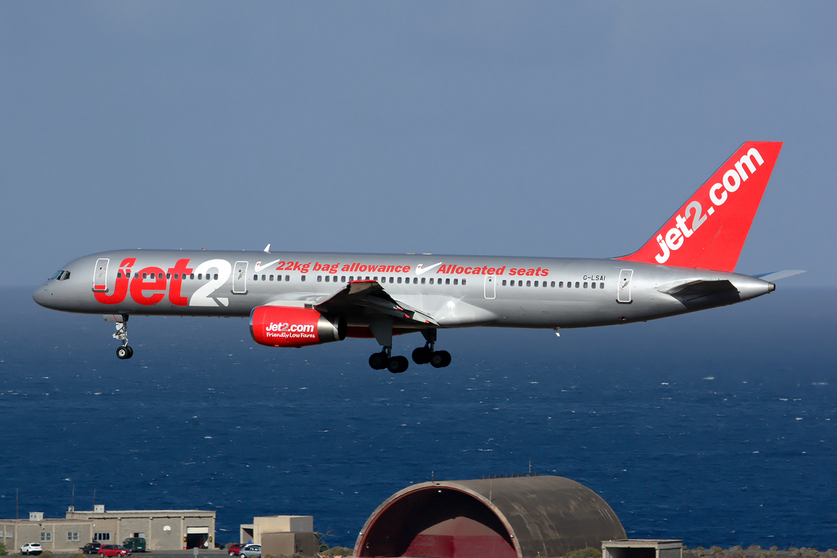 G-LSAI (24016) 1987 Boeing 757-21B