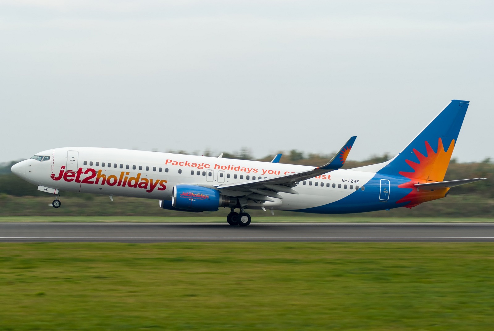 G-JZHE (30390) 2000 Boeing 737-8K2(WL)