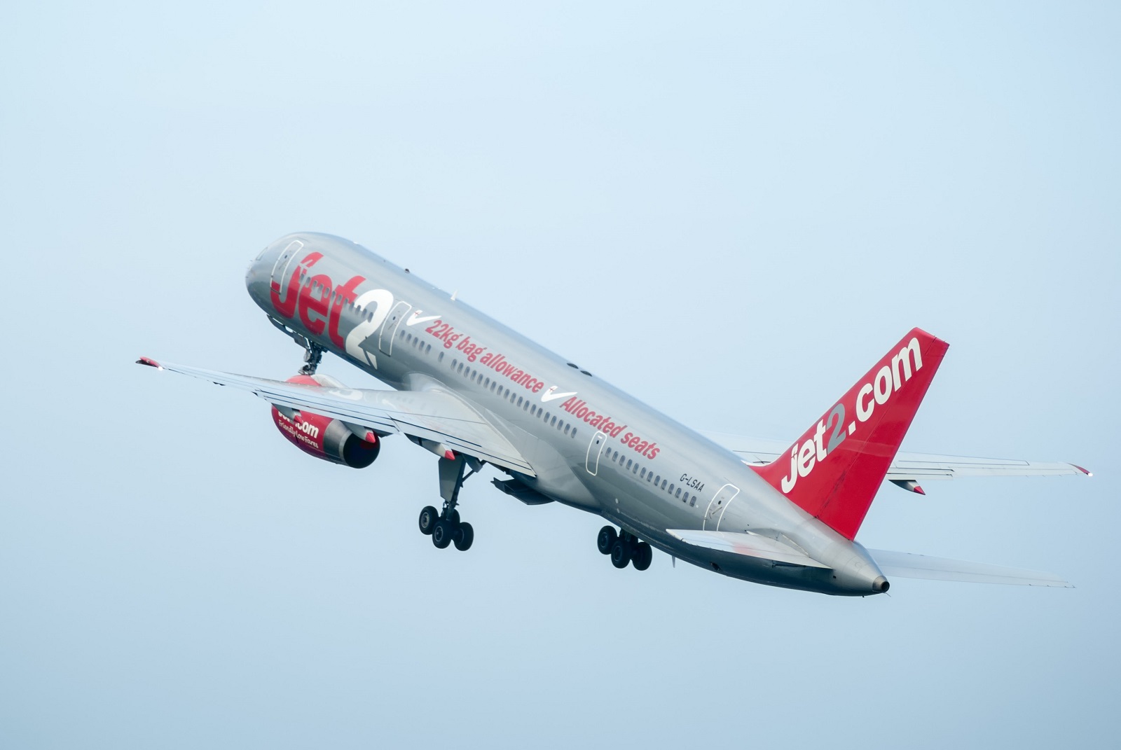 G-LSAA (24122) 1988 Boeing 757-236