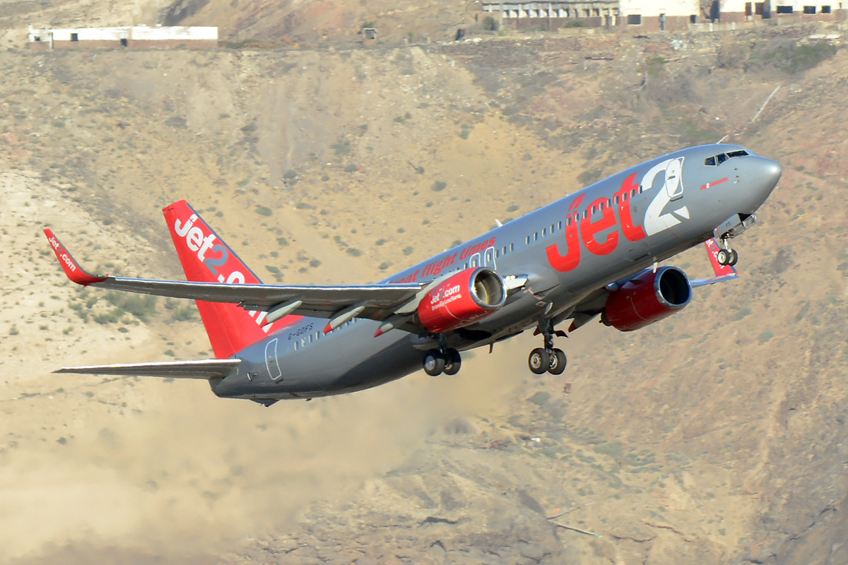 G-GDFS (32243) 2001 Boeing 737-86N(WL)
