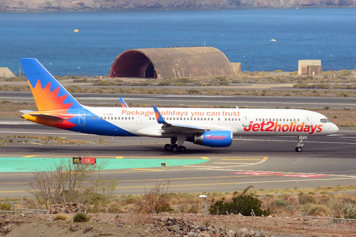 G-LSAC (25488) 1992 Boeing 757-23A(WL)
