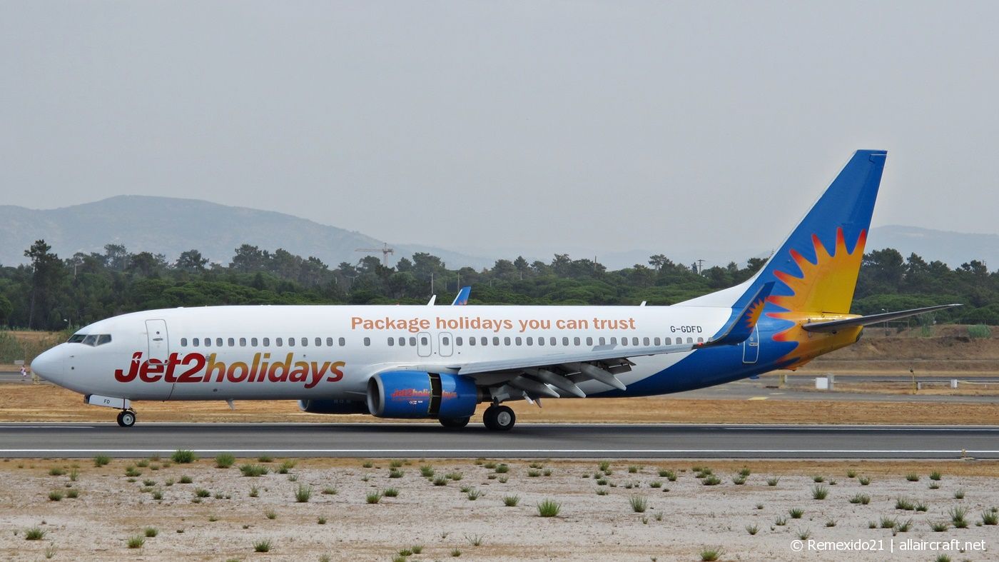 G-GDFD (27982) 1997 Boeing 737-8K5(WL)