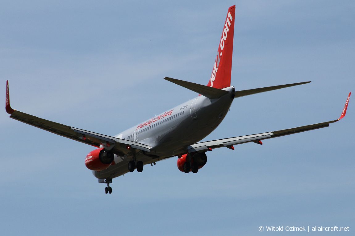 G-GDFV (28821) 1988 Boeing 737-85F(WL)