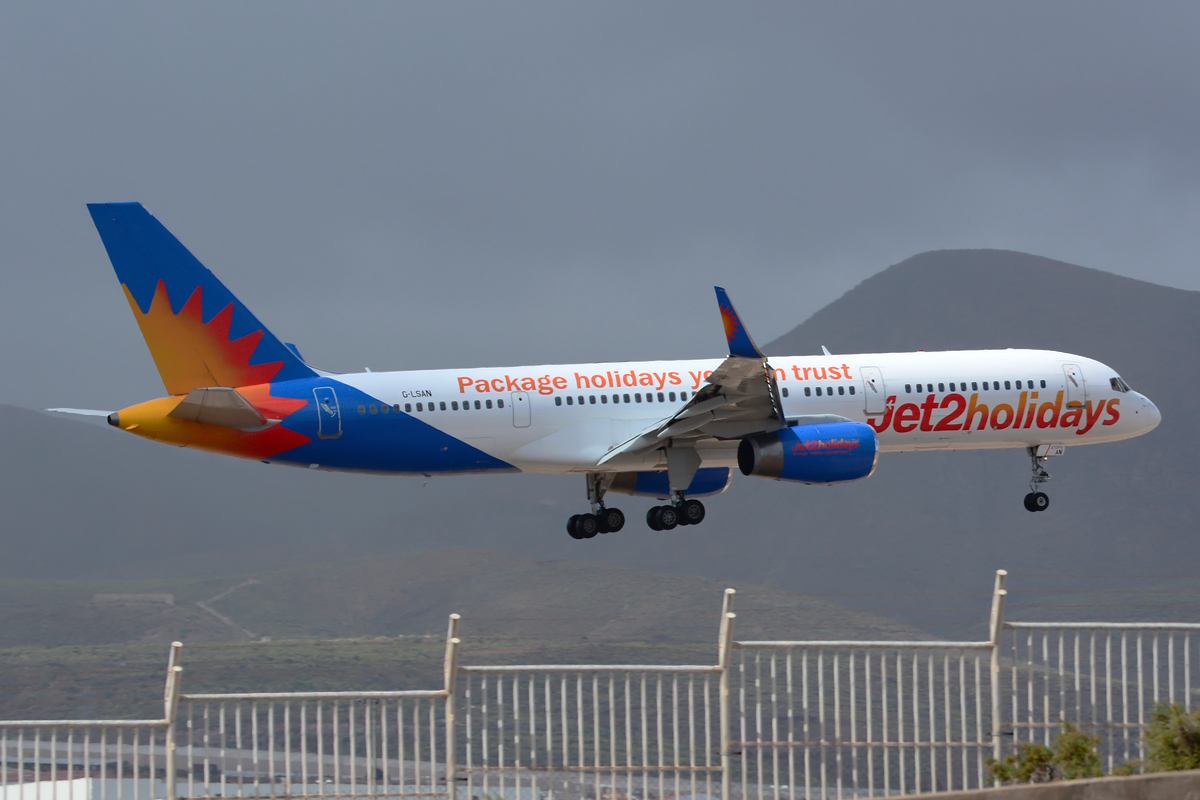 G-LSAN (26635) 1994 Boeing 757-2K2(WL)